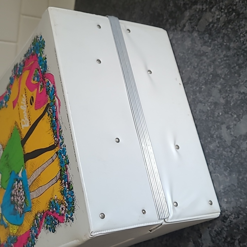 Barbie Vintage 1968 "The World of Barbie Doll Trunk" Carrying Wardrobe Case - Picture 9 of 16